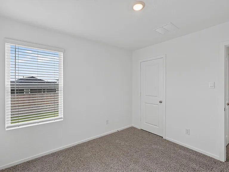 40818 Hawthorne Glades St — Photo 35