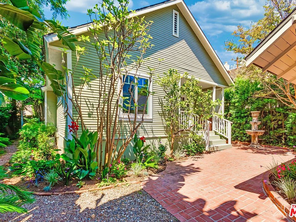 1st image of 866 N Doheny Dr