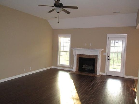 3rd image of 951 Autumnwood Farms #951