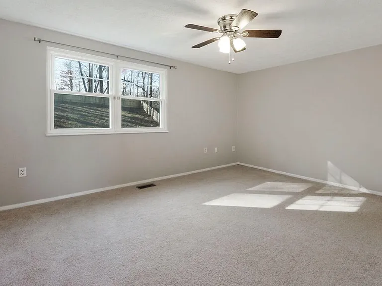 16012 Normandy Ct — Photo 13