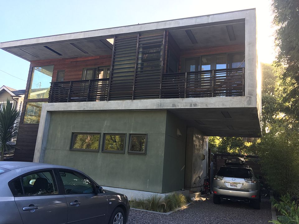 2nd image of 320 Palisades Ave