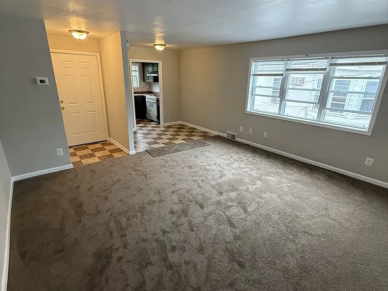 29 Beverly Ave — Photo 4
