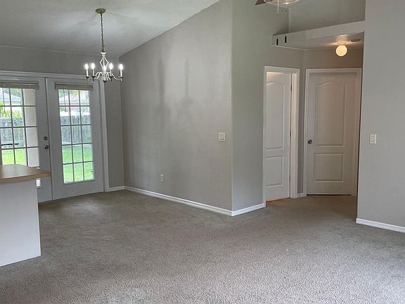 5th image of 4270 Windsong Ave