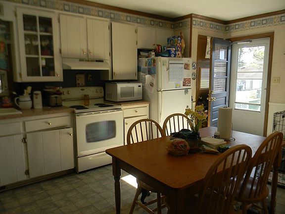 3rd image of 712 E 14th St