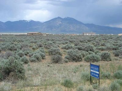 Camino Tortuga, Taos, NM, 87571