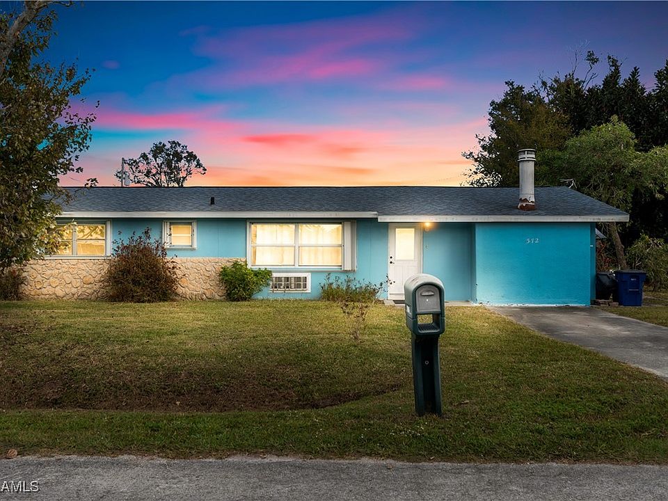 1st image of 372 Park Lane Dr