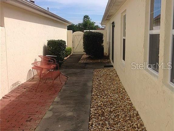 5th image of 408 Carmel Ave