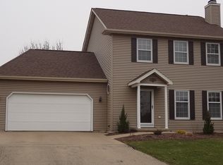 1033 Southfield Dr, Menasha, WI 54956