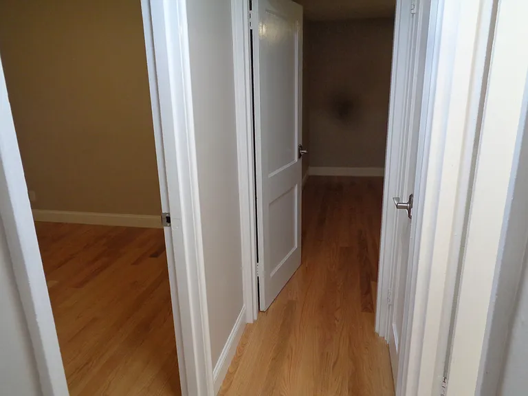 Neillian Way — Photo 9