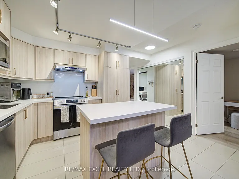 37 Galleria Pkwy #202 — Photo 22