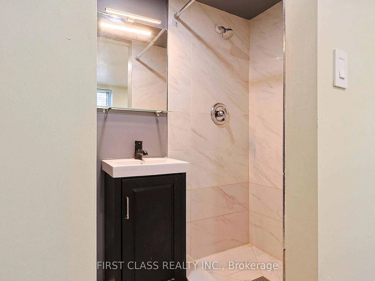 2 bed, $2,000 — Photo 4