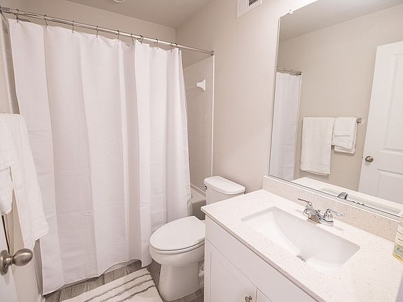 4th image of 213 Huff Dr