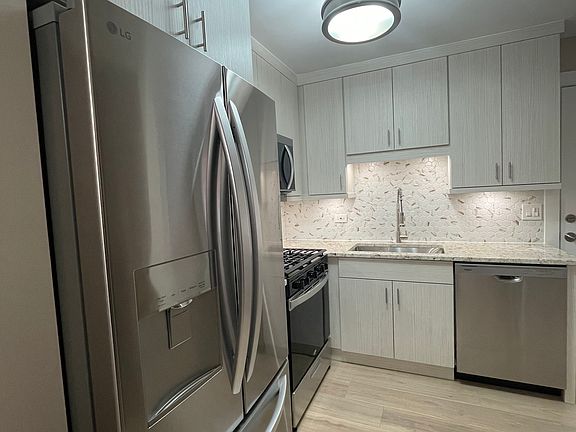 5th image of 8511 S Parkside Ave