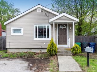 29 Oakside St, Warwick, RI 02889