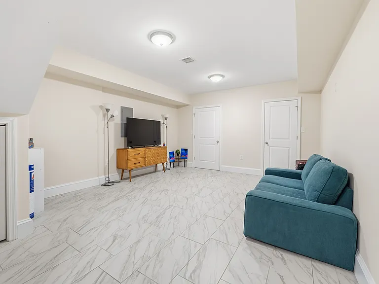 77 North St #77 — Photo 24
