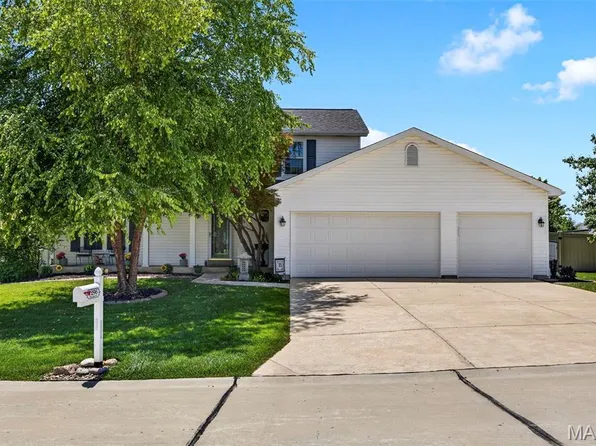 7296 Picasso Dr, Dardenne Prairie, MO 63368