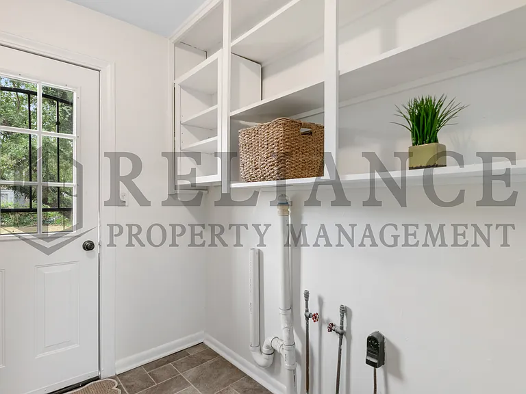 2309 W Graber St — Photo 14