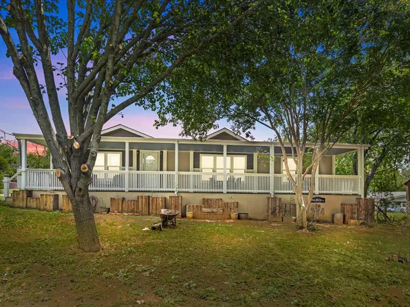 304 N 5th St, Cresson, TX 76044