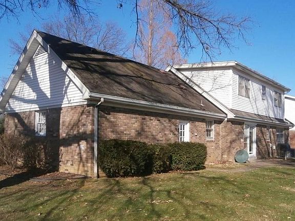 2nd image of 2221 Saratoga Dr