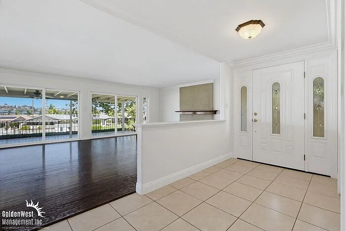 3 bed, 2.0 bath, 1940 sqft, $4,400 — Photo 3