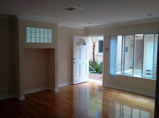 215 S Doheny Dr APT 2, Beverly Hills, CA 90211