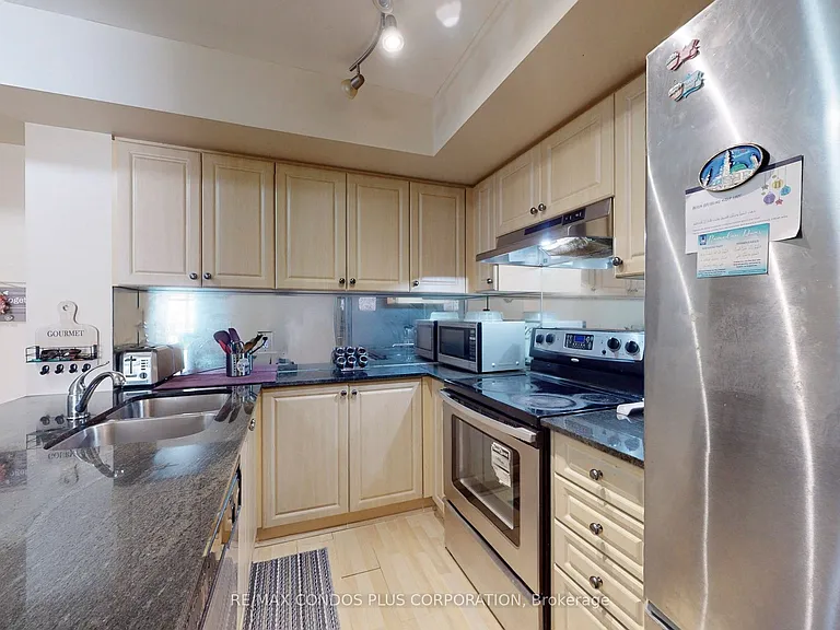 60 Fairfax Cres #315 — Photo 18