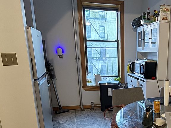 5th image of 85 Kenmare St APT 22