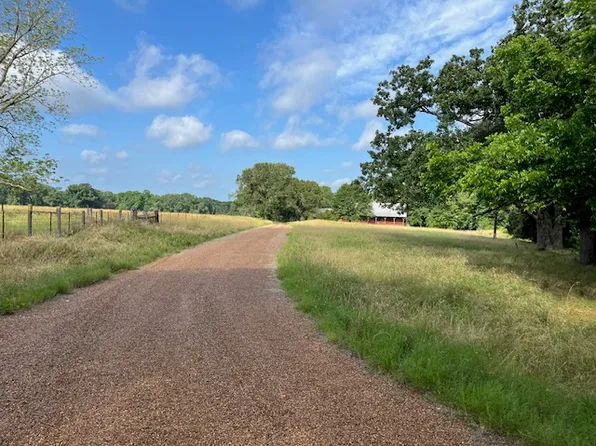 110 Dove Ridge St, Palestine, TX 75801