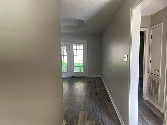 2nd image of 2921 Henson Pl