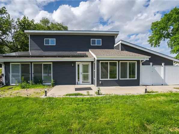 315 6th St NE, Mitchellville, IA 50169