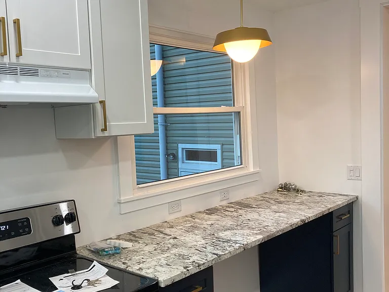 4455 Gladstone St — Photo 38