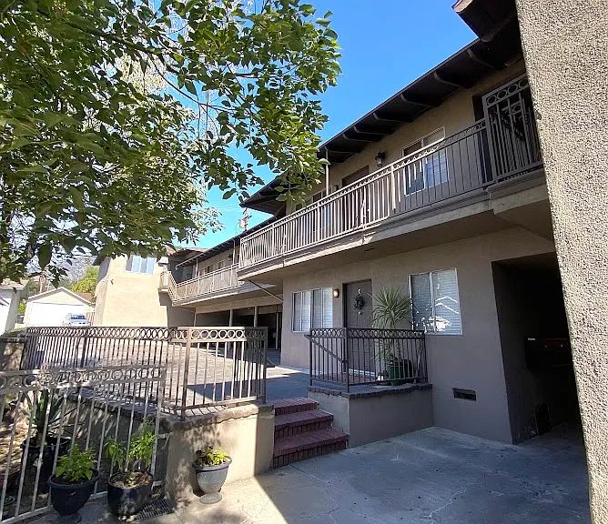 511 W Foothill Blvd #C — Photo 1