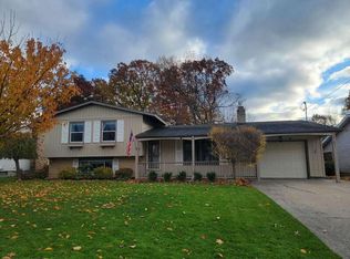 2121 Arbor Ave, Norton Shores, MI