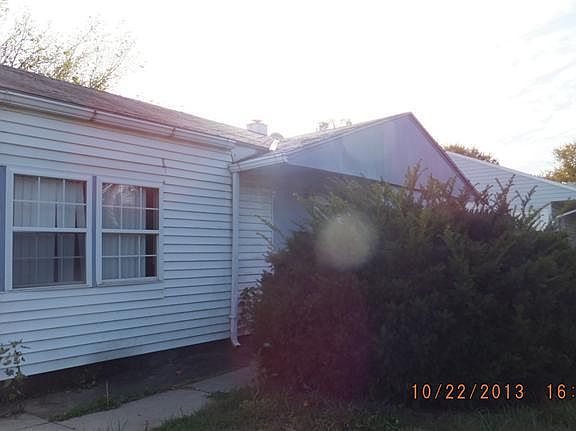 4th image of 4780 Burkhardt Ave