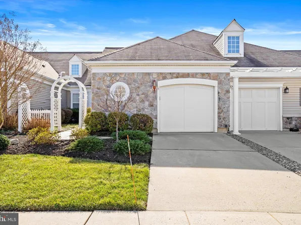 66 Sparrow Dr, Hamilton, NJ 08690