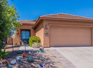 905 N Delacroix Dr, Green Valley, AZ 85614
