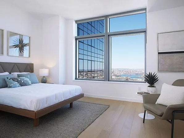 3 Court Sq #3106, Long Island City, NY 11101