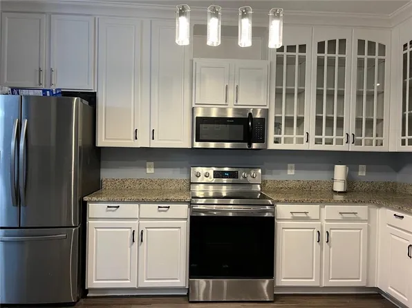 1462 Knights Trl, Stone Mountain, GA 30083