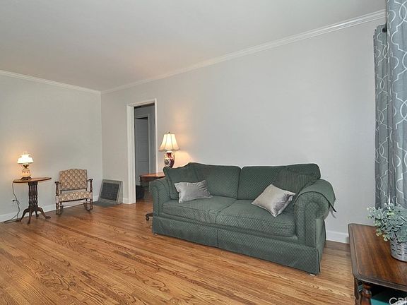 5th image of 17215 Kittridge St