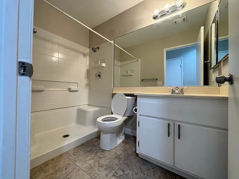 11806 Carlisle Ct — Photo 12