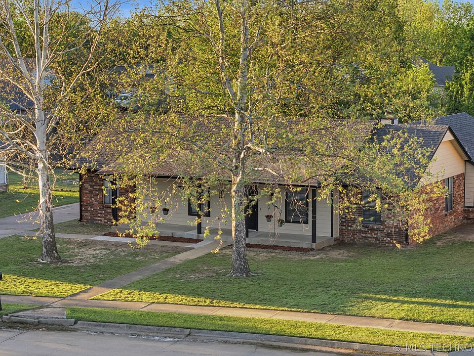 1st image of 8008 E Madison St