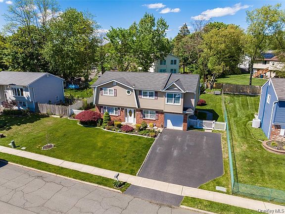 2nd image of 18 Valley Drive