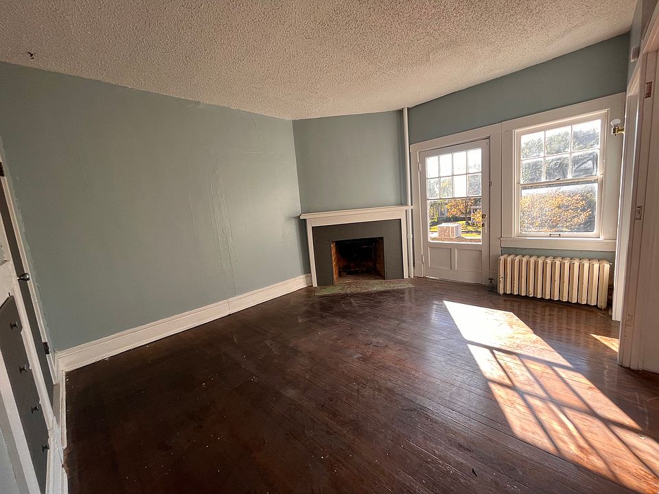 1st image of 512 E Sherman St APT 3