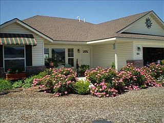1st image of 625 Castlewood Dr