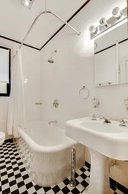 Rented by Compass | media 21