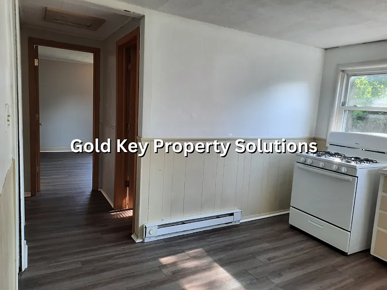 2212 N Hollywood Ave — Photo 12