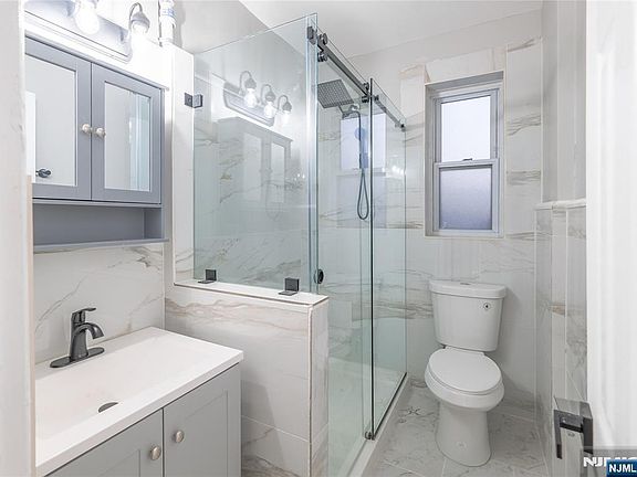 5th image of 155 Union Ave APT 201