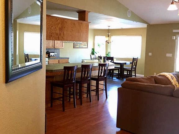 3rd image of 2338 E Beech Ct