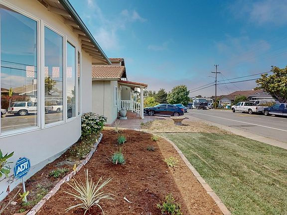 4th image of 3200 Crestmoor Dr