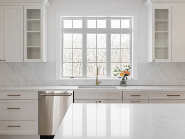 41 Winter St, Reading, MA 01867